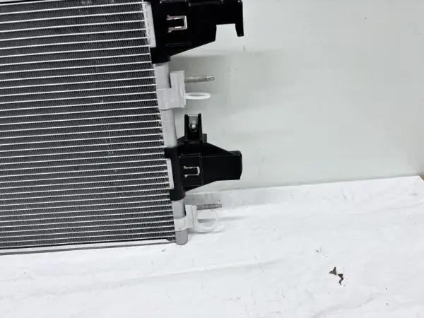 OEM 2019 2020 2021 2022 2023 2024 CHEVY SILVERADO 1500 AC Condenser 87823303 - Image 2