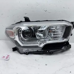 2016 2017 2018 2019 2020 2021 2022 TOYOTA TACOMA HALOGEN LED RIGHT OEM HEADLIGHT