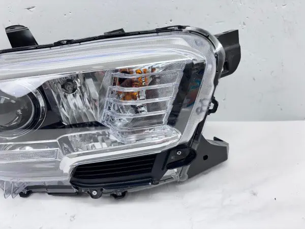 2016 2017 2018 2019 2020 2021 2022 TOYOTA TACOMA HALOGEN LED RIGHT OEM HEADLIGHT - Image 2