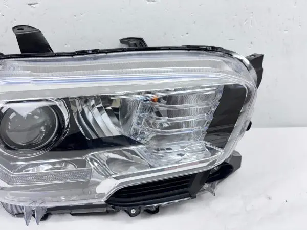 2016 2017 2018 2019 2020 2021 2022 TOYOTA TACOMA HALOGEN LED RIGHT OEM HEADLIGHT - Image 6