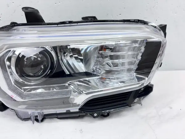 2016 2017 2018 2019 2020 2021 2022 TOYOTA TACOMA HALOGEN LED RIGHT OEM HEADLIGHT - Image 7