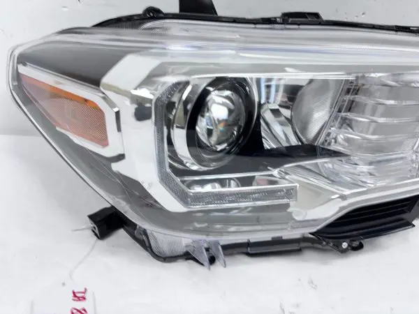 2016 2017 2018 2019 2020 2021 2022 TOYOTA TACOMA HALOGEN LED RIGHT OEM HEADLIGHT - Image 9