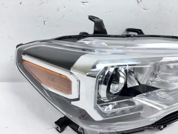 2016 2017 2018 2019 2020 2021 2022 TOYOTA TACOMA HALOGEN LED RIGHT OEM HEADLIGHT - Image 10