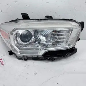 2016 2017 2018 2019 2020 2021 2022 TOYOTA TACOMA HALOGEN RIGHT OEM HEADLIGHT