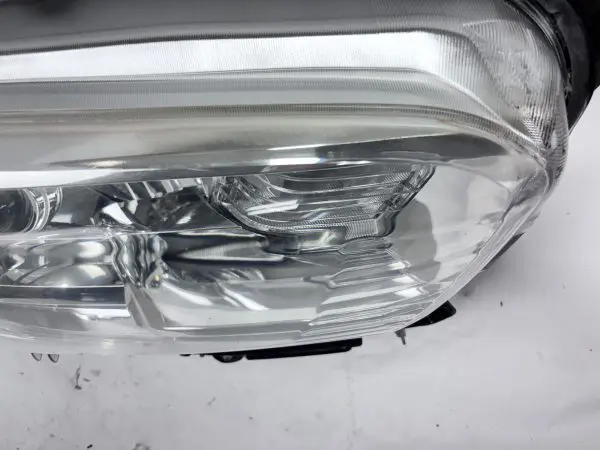 2016 2017 2018 2019 2020 2021 2022 TOYOTA TACOMA HALOGEN RIGHT OEM HEADLIGHT - Image 4