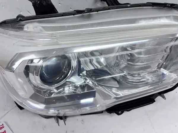2016 2017 2018 2019 2020 2021 2022 TOYOTA TACOMA HALOGEN RIGHT OEM HEADLIGHT - Image 6