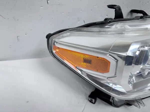 2016 2017 2018 2019 2020 2021 2022 TOYOTA TACOMA HALOGEN RIGHT OEM HEADLIGHT - Image 9