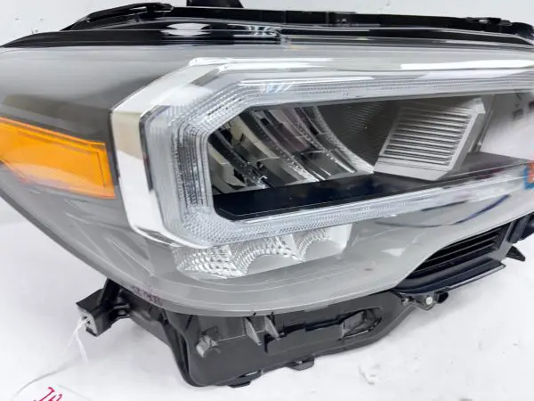2020 2021 2022 2023 TOYOTA TACOMA FULL LED FRONT RIGHT OEM HEADLIGHT - Image 9