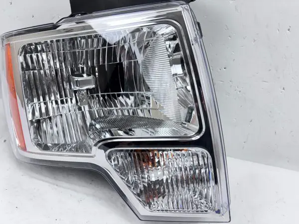 MINT 2009 2010 2011 2012 2013 2014 FORD F150 HALOGEN FRONT  RIGHT CAPA HEADLIGHT - Image 3
