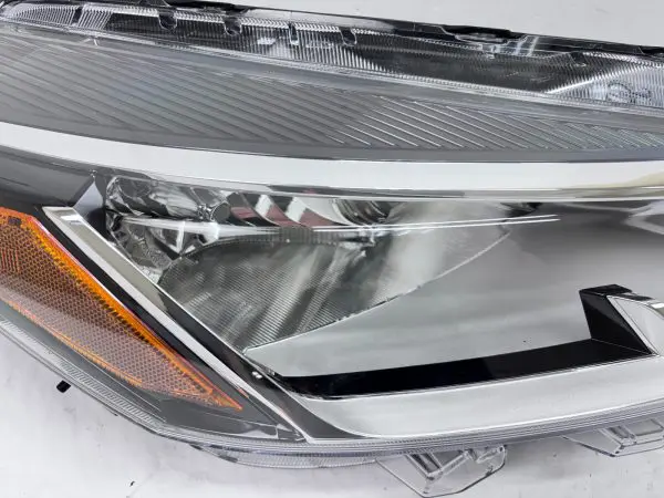 2021 2022 2023 NISSAN KICKS HALOGEN FRONT RIGHT OEM HEADLIGHT 26010-5R00A - Image 8