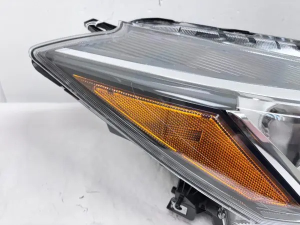 2021 2022 2023 NISSAN KICKS HALOGEN FRONT RIGHT OEM HEADLIGHT 26010-5R00A - Image 11