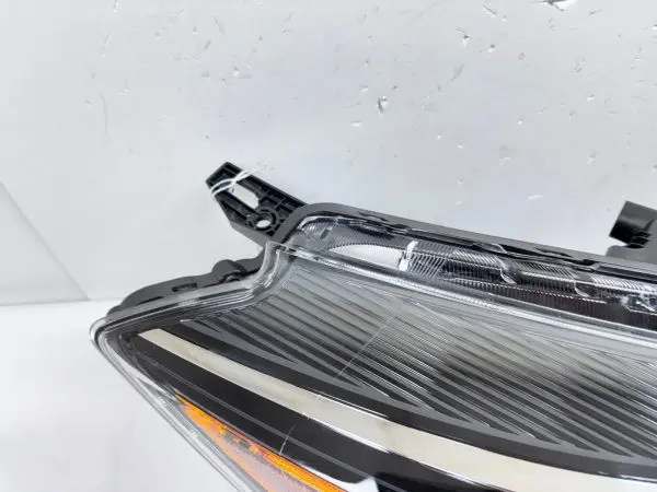 2021 2022 2023 NISSAN KICKS HALOGEN FRONT RIGHT OEM HEADLIGHT 26010-5R00A - Image 12