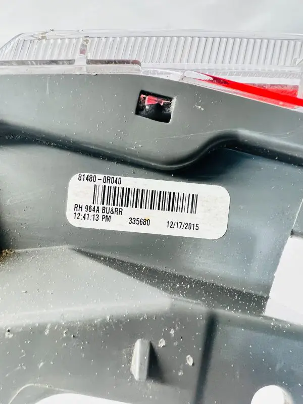 81480-0R040 2016 2017 2018 TOYOTA RAV4 REAR RIGHT OEM REFLECTOR - Image 7