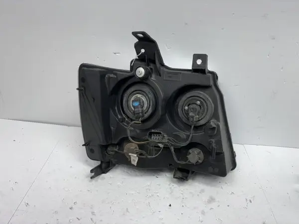 2007 2008 2009 2010 2011 2012 2013 2014 TAHOE SUBURBAN AVALANCHE LEFT  HEADLIGHT - Image 13