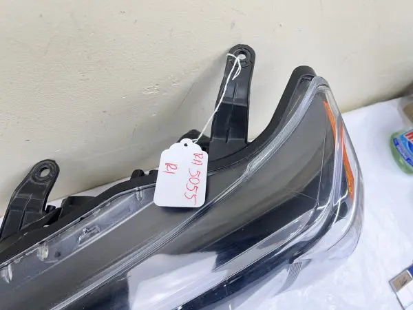 ALL TABS 2014 2015 2016 2017 2018 2019 2020 TOYOTA 4RUNNER LEFT OEM HEADLIGHT - Image 13