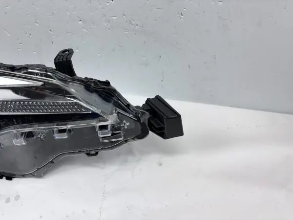 2017 2018 2019 TOYOTA COROLLA LED FRONT RIGHT OEM HEADLIGHT - Image 3