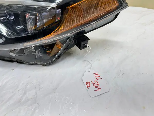 2017 2018 2019 TOYOTA COROLLA  LED  FRONT LEFT OEM HEADLIGHT - Image 3