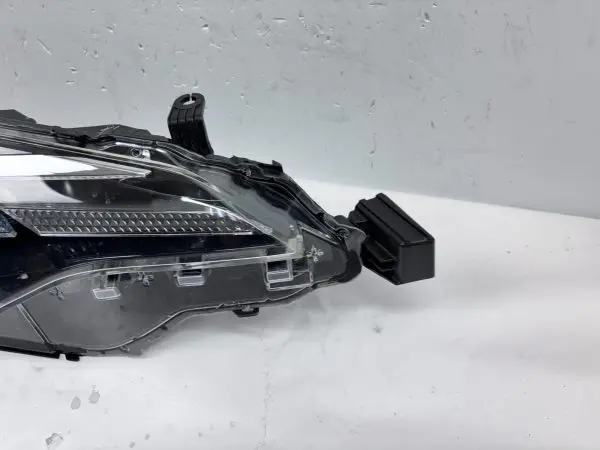 2017 2018 2019 TOYOTA COROLLA LED FRONT RIGHT OEM HEADLIGHT - Image 4