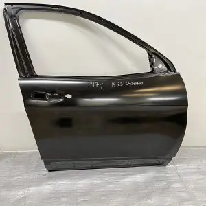 2014-2018 2019 2020 2021 2022 2023 Jeep Cherokee Front Right OEM Door 68290878AC
