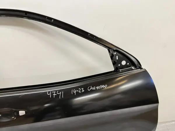 2014-2018 2019 2020 2021 2022 2023 Jeep Cherokee Front Right OEM Door 68290878AC - Image 3