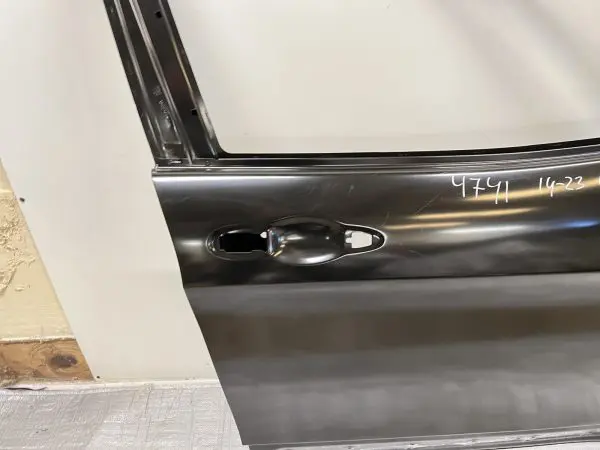 2014-2018 2019 2020 2021 2022 2023 Jeep Cherokee Front Right OEM Door 68290878AC - Image 4