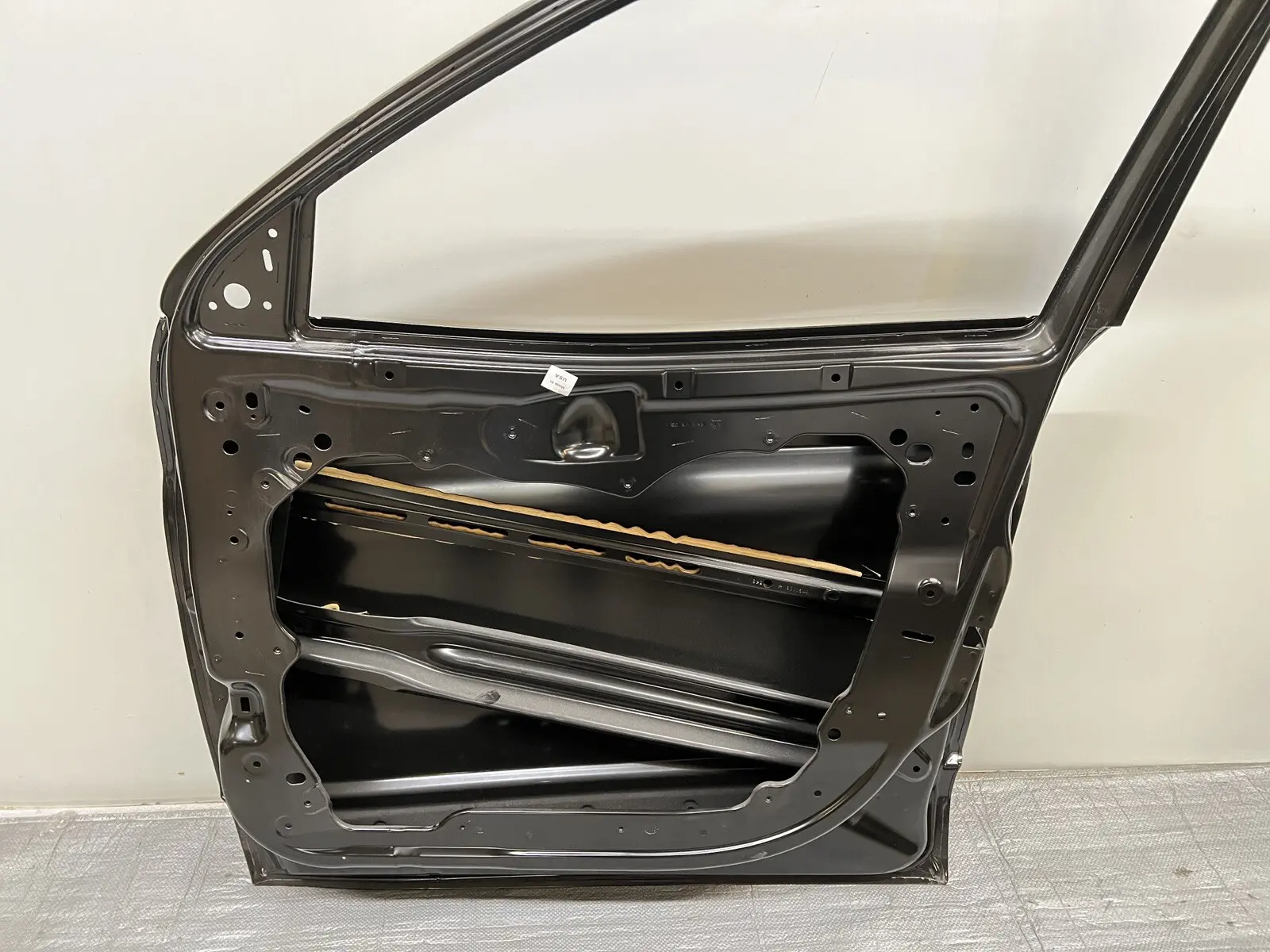 2014-2018 2019 2020 2021 2022 2023 Jeep Cherokee Front Right OEM Door 68290878AC - Image 14