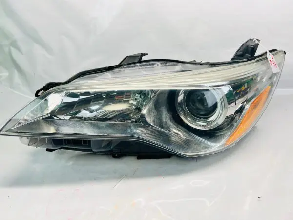 2015 2016 2017 TOYOTA CAMRY HALOGEN FRONT LEFT OEM HEADLIGHT - Image 2