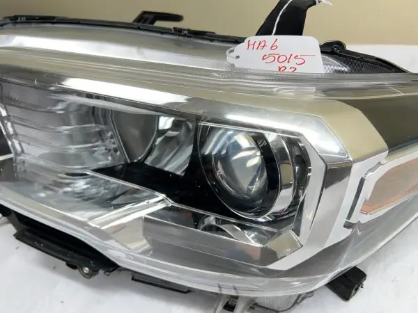 2016 2017 2018 2019 2020 2021 TOYOTA TACOMA HALOGEN  FRONT LEFT OEM HEADLIGHT - Image 10