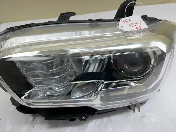 2016 2017 2018 2019 2020 2021 TOYOTA TACOMA HALOGEN  FRONT LEFT OEM HEADLIGHT - Image 13