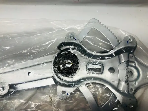 6652535 DOORMAN WINDOW REGULATOR FRONT RIGHT TOYOTA FJ CRUISER, GX470, 4RUNNER - Image 3