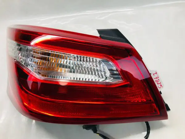 ⭐️⭐️ NICE 2016 2017 2018 NISSAN ALTIMA HALOGEN OUTER REAR LEFT OEM TAIL LIGHT - Image 9