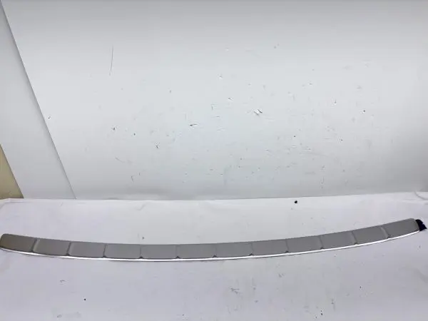 OEM 2018 2019 2020 2021 VOLVO XC60 REAR BUMPER PROTECTOR TRIM 32341448