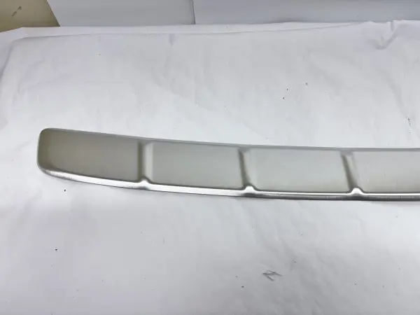 OEM 2018 2019 2020 2021 VOLVO XC60 REAR BUMPER PROTECTOR TRIM 32341448 - Image 7