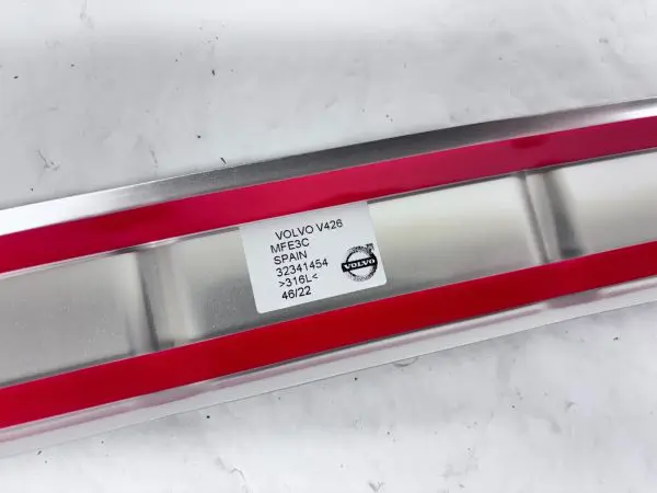 OEM 2018 2019 2020 2021 VOLVO XC60 REAR BUMPER PROTECTOR TRIM 32341448 - Image 10