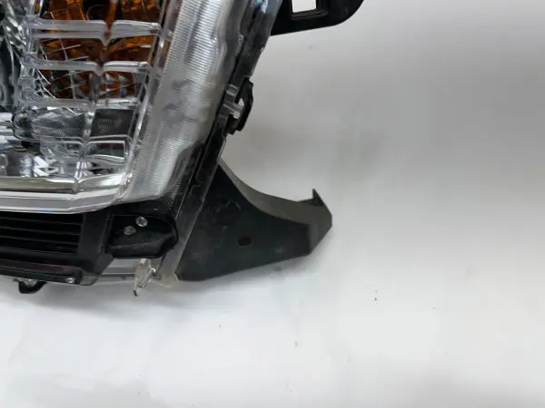 2016 2017 2018 2019 2020 2021 2022 TOYOTA TACOMA HALOGEN RIGHT OEM HEADLIGHT - Image 4