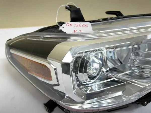 2016 2017 2018 2019 2020 2021 2022 TOYOTA TACOMA HALOGEN RIGHT OEM HEADLIGHT - Image 10