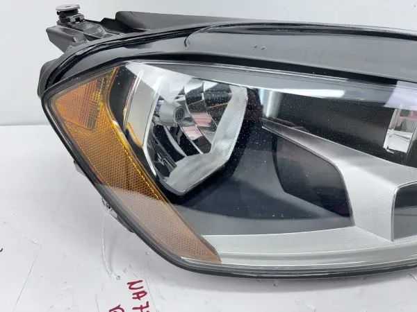 5gm941006  2018 2019 2020 vw golf gti halogen front right oem headlight damaged - Image 6