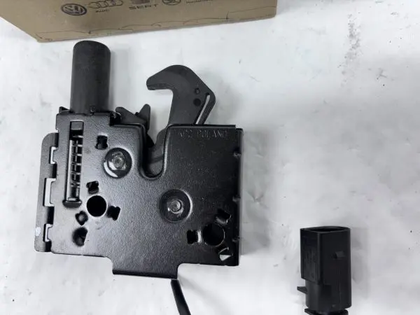 83a823509 2019-2021 2022 2023 2024 Audi Q3 Front OEM Hood Latch Assembly Lock - Image 7