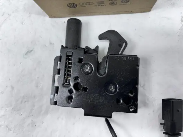 83a823509 2019-2021 2022 2023 2024 Audi Q3 Front OEM Hood Latch Assembly Lock - Image 8