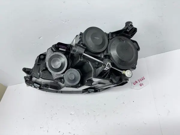 5gm941006  2018 2019 2020 vw golf gti halogen front right oem headlight damaged - Image 14