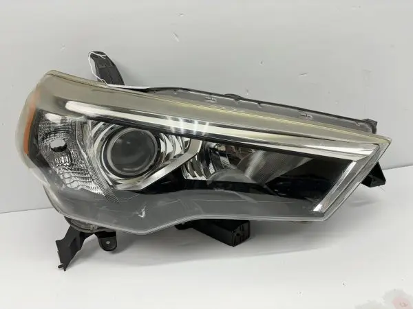 2014 2015 2016 2017 2018 2019 2020 toyota 4runner halogen right oem headlight
