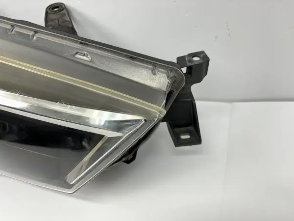 2014 2015 2016 2017 2018 2019 2020 toyota 4runner halogen right oem headlight - Image 2