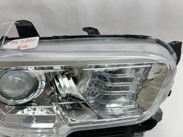 Tabs 2016 2017 2018 2019 2020 2021 2022 toyota tacoma halogen right headlight - Image 8