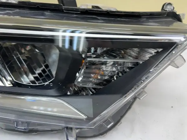 ALL TABS 2019 2020 2021 TOYOTA RAV4 LED FRONT RIGHT OEM HEADLIGHT - Image 4