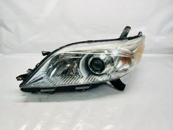 11 2012 2013 2014 2015 2016 2017 2018 2019 2020 TOYOTA SIENNA LEFT OEM HEADLIGHT
