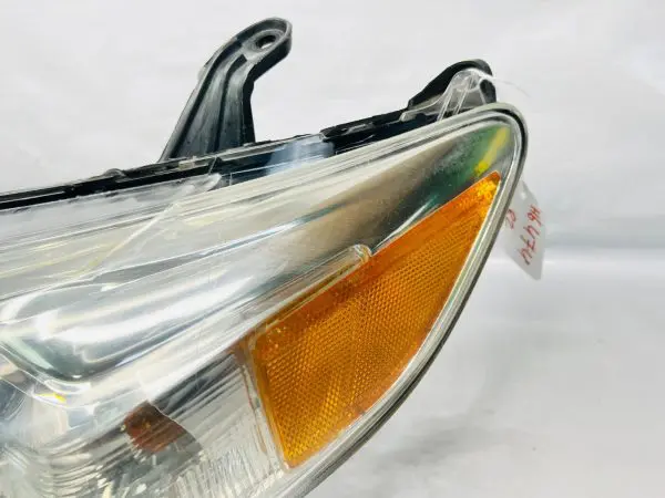 11 2012 2013 2014 2015 2016 2017 2018 2019 2020 TOYOTA SIENNA LEFT OEM HEADLIGHT - Image 5