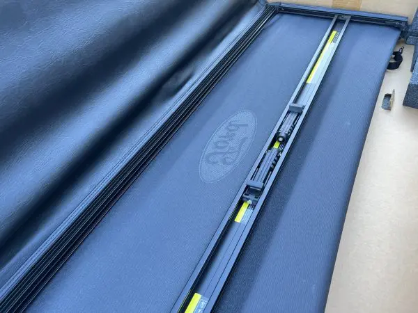 2015-2023 Ford F250 5.5 Soft Tonneau Folding Bed Cover OEM amgl3j84501a42aa5y - Image 9
