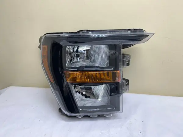 2021 2022 2023 FORD F150 HALOGEN BLACK FRONT RIGHT OEM HEADLIGHT  BROKEN TABS
