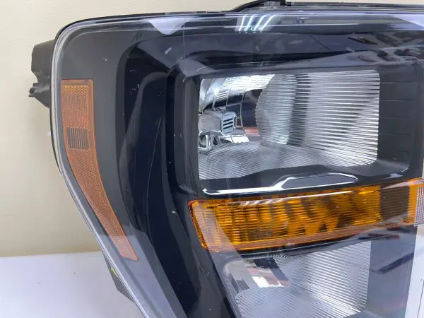 2021 2022 2023 FORD F150 HALOGEN BLACK FRONT RIGHT OEM HEADLIGHT  BROKEN TABS - Image 6