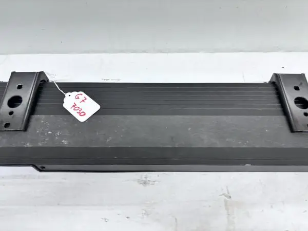 OEM 2019 2020 2021 2022 gmc sierra 1500 Rear Tail Gate Step Pad 84708313 - Image 3